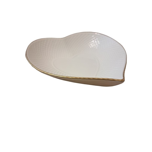 MIKASA IVORY BONE CHINA, 6" HEART BOWL, 24k GOLD RIM, VALENTINE/ LOVE THEME - Picture 3 of 4